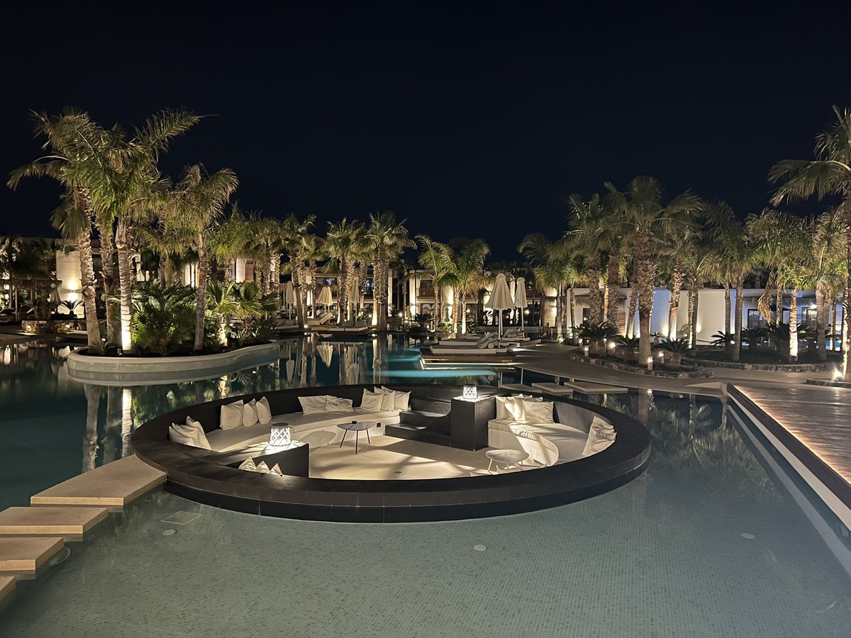 Mrwhosetheboss's tweet image. Shot on iPhone 13 Pro 😍