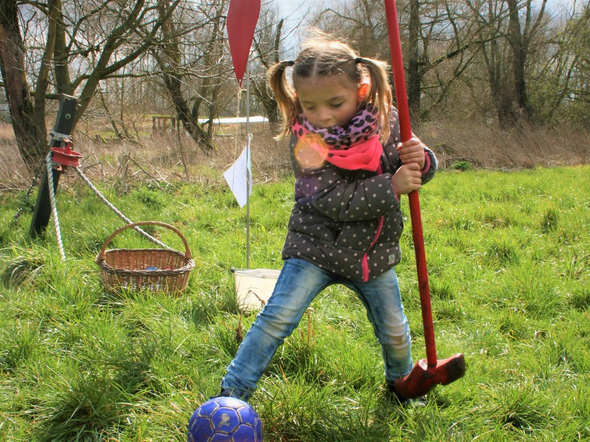 Gezellig gezinsuitje met #Pasen: Paasei Golf! Volg een leuk boerengolf parcours met verschillende opdrachten en word beloond met heerlijke paaseieren. Leuk voor jong en oud! 17 &amp; 18 april, slechts € 5 p.p. 
tinyurl.com/mryx6c3e