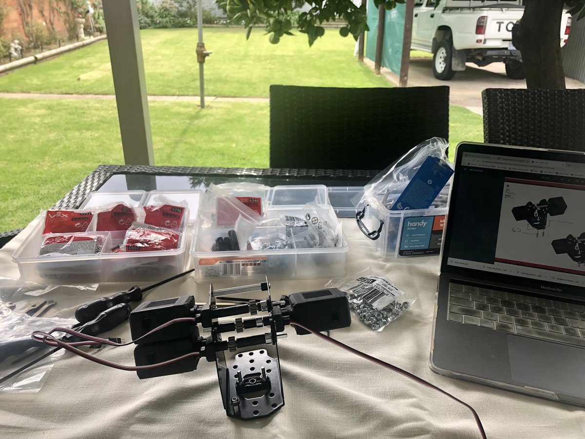 mareetimms's tweet image. On Good Friday I played with good things!!  The new #VEXrobotics #workcell - slowly worked my way through lab 1 STEM labs - and using knowledge bases! @MckennaJ72