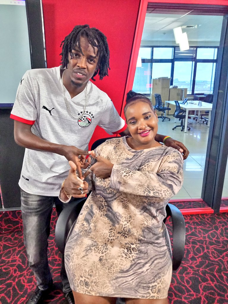 Happy Good Friday wadau🤩🤩
<a href="/Browngalnessa/">browngal a gal nessa</a> na <a href="/SpapaDeh/">SPAPA DEH</a> wako ndakas pale #Vybeayard. 
Hii Easter inakubambia wapi?