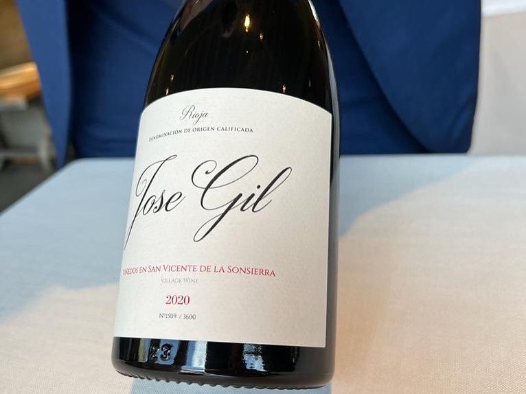 Los hermanos <a href="/NachoEchapresto/">IgnacioEchapresto</a> y <a href="/cechapresto/">Carlos Echapresto</a> han convertido <a href="/VMoncalvillo/">Venta Moncalvillo</a> (Rioja) en modelo de gastronomía sostenible. Los ciclos lunares orientan la oferta. Vegetales de su huerto. Hidromiel de elaboración propia.Excelente pan. Impresionante bodega e impecable servicio de sala.