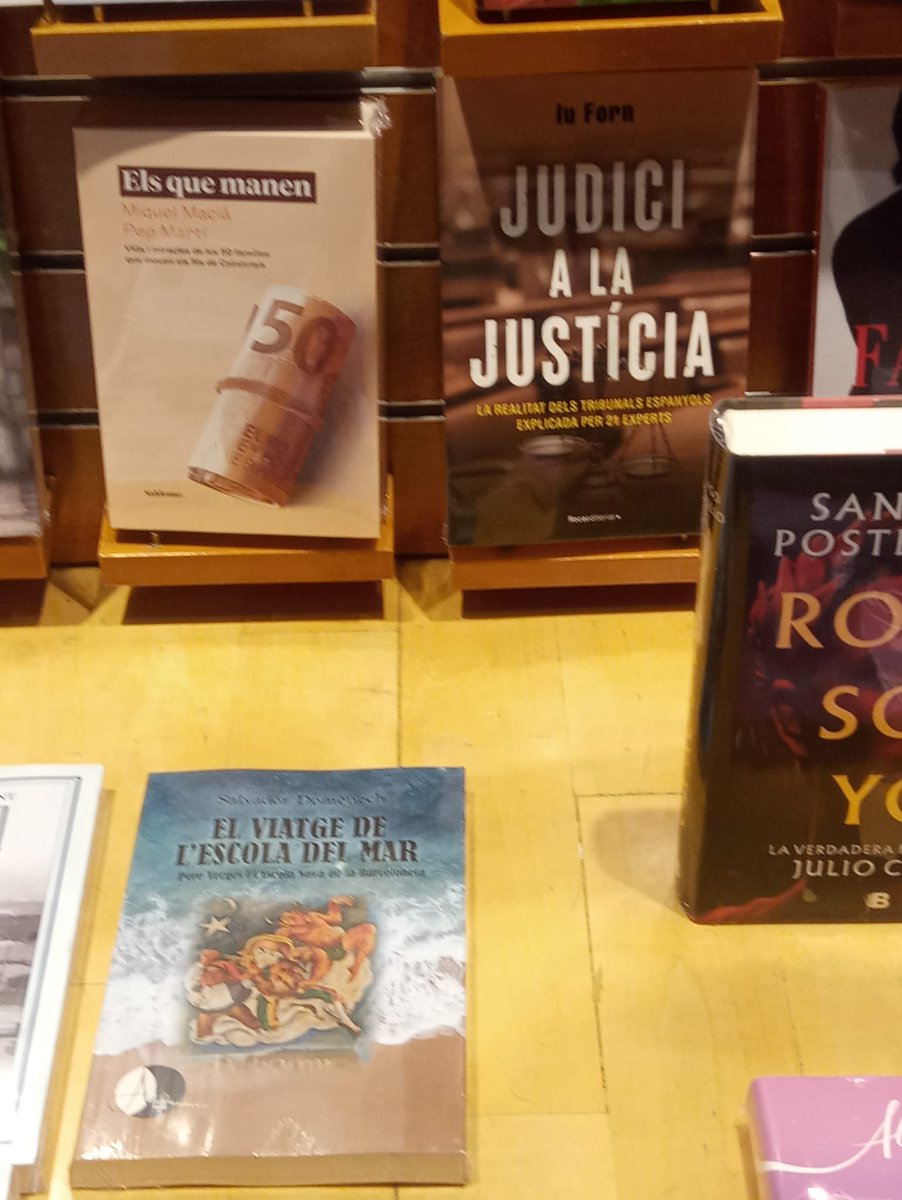 "El viatge de l'Escola del Mar" ahir a l'aparador de La Llar del Llibre de Sabadell, la llibreria més concorreguda de la ciutat i del seu entorn comarcal