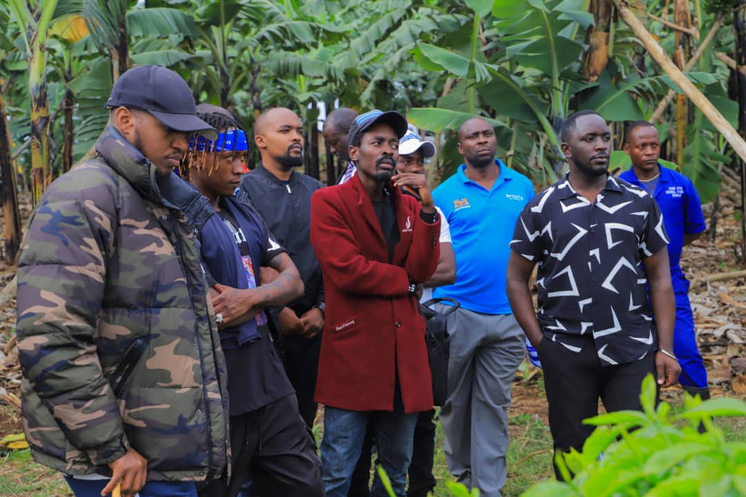Yesterday I hosted and sensitized performing artists from Tooro Kingdom at King Oyo Model Farm. I encouraged them to diversify by engaging in Agriculture. We're setting up a recording studio at the Kingdom Administration headquarters to support their music careers.