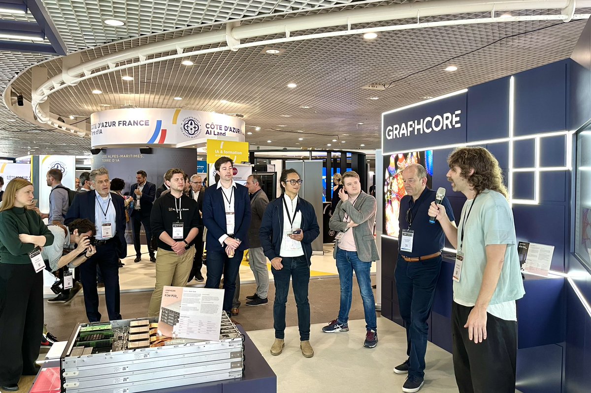 ragecourvoisier's tweet photo. 🤖 Le monde l’#IA est à #Cannes jusqu’à demain pour le 1er festival de l’intelligence artificielle 👉 300 intervenants, 220 exposants et partenaires … + le dynamique écosystème de la #CotedAzurFrance présent au @CannesPalais ! https://t.co/FITTZJpNxr #WAICF https://t.co/I25ASsZoSk