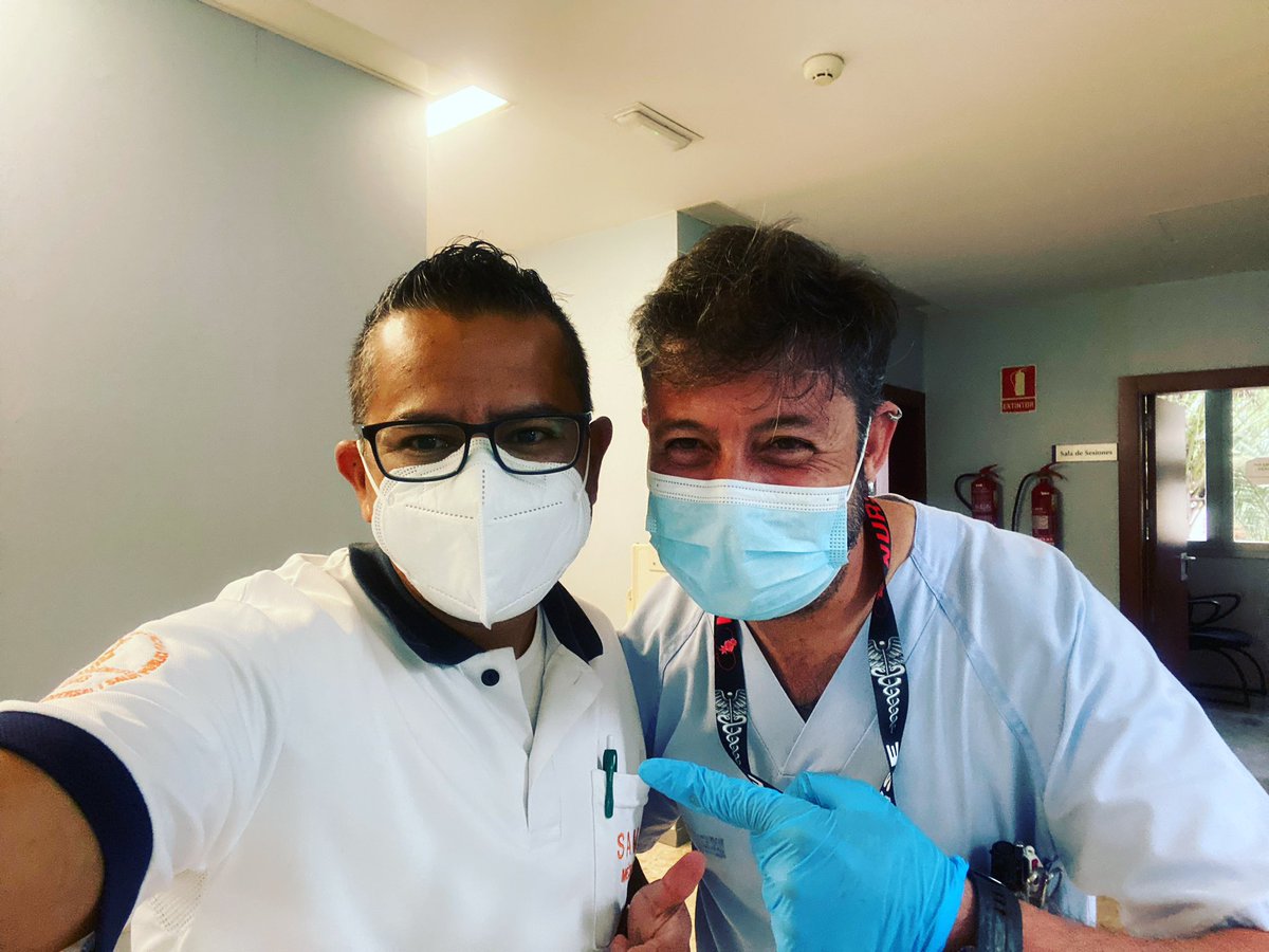 drgarciaz's tweet photo. Pensando nuevas maldades! 

Nuevas e innovadoras 🚑🚁

#ganasdejornadas #HEMS #SVA #Rescate #ecography https://t.co/Y4agh8tJz8