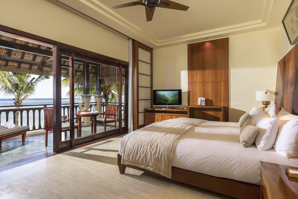 Shanti_Maurice's tweet image. Each of the generously sized suites and luxurious villas at Shanti Maurice Resort &amp;amp; Spa boasts uninterrupted views across the calm waters of the Indian Ocean

#ShantiMaurice #FamilyDestination #Suites #Villas #ShantiExperience #ShantiMoments