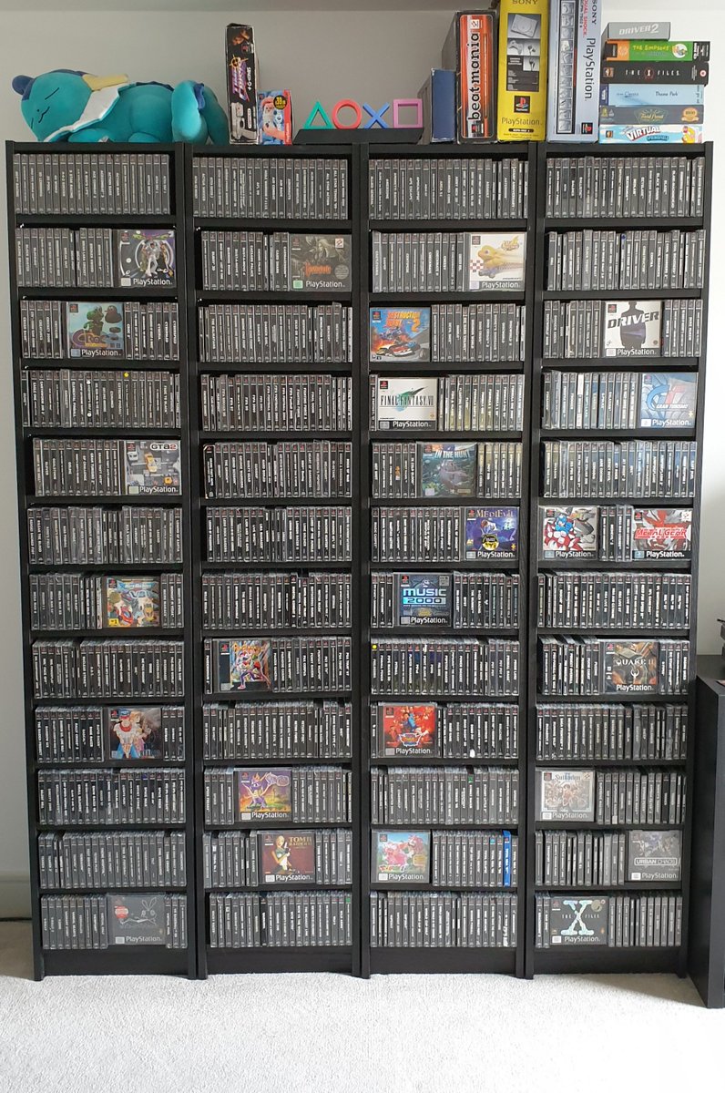 PS1Archive's tweet image. It&apos;s been far too long since the last #PS1 collection update so here goes! 758, PAL, CIB, black-label #PSX games! 😃The faced-up games are those that made an impression on me, or I&apos;m proud to have as a collector. Any important ones missing?🤔
#Playstation #RetroGames #GamersUnite