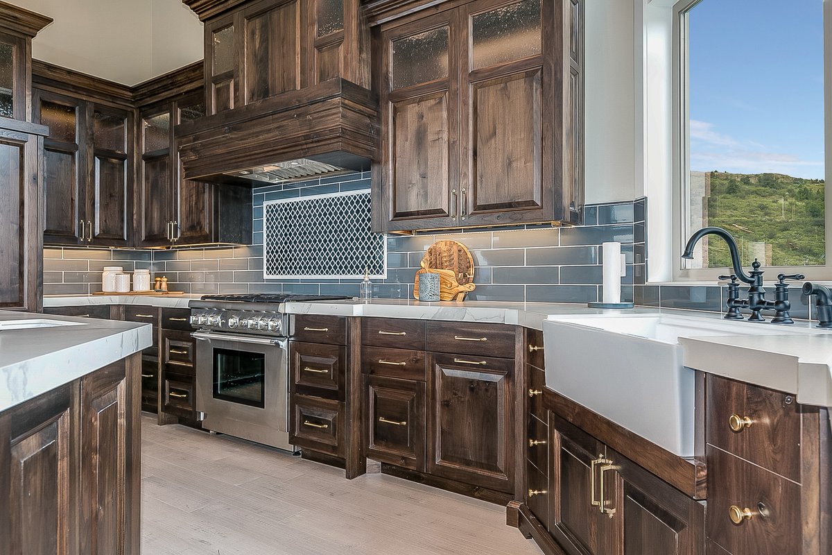 vrprealestates's tweet photo. Choosing a cabinet color for your kitchen can be a difficult decision. Are you looking for something bright and clean? https://t.co/AfoMPybvt5
#designthinking #luxuryhome #luxurylifestyle #luxury #interiordesign #decorations #homedecor #decor #NewYork #architecture #SpringbaseBot https://t.co/hyzChC5pGd