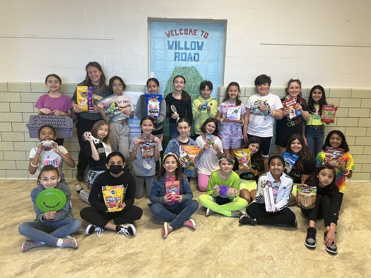 MrsLepe_4th's tweet photo. A huge thank you to everyone who donated!! It’s safe to say our “Cause for Paws” drive was a huge success!! 🐾🐶😻#causeforpaws #communityclub @WillowRoadVS13 @coryell_mrs https://t.co/UMYKOB7lIO