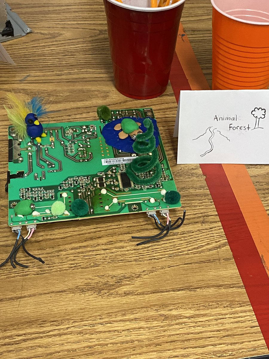 MosaicES_STEAM's tweet image. One of the best ways to see how things work is to take them apart. 6th grade did just that to pieces of tech and THEN created representational or abstract art sculptures in this project called “Technoart. @FCPSSTEAM #STEAM #STEM #iteachsteam #STEMeducation