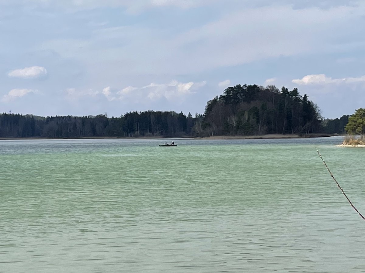 lykkefriis's tweet photo. Seemed like the obvious thing to do around Easter in Bavaria - hiking around the Easter lakes #osterseen https://t.co/re8K7OYUZY