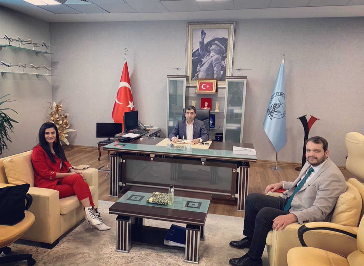 Gaziantep Havalimanı Baş Müdürü Yasin Savaş’ la geleceğe dair proje ortaklıkları için verimli bir toplantı gerçekleştirdik, Misafirperverliğinden ve Bilimsel çalışmalarımıza olan desteklerinden dolayı çok teşekkür ederiz. <a href="/hkunv/">Hasan Kalyoncu Üniv</a> <a href="/TurkayDereli/">Türkay Dereli</a> <a href="/hku_myo/">Hasan Kalyoncu Üniversitesi Meslek Yüksekokulu</a>