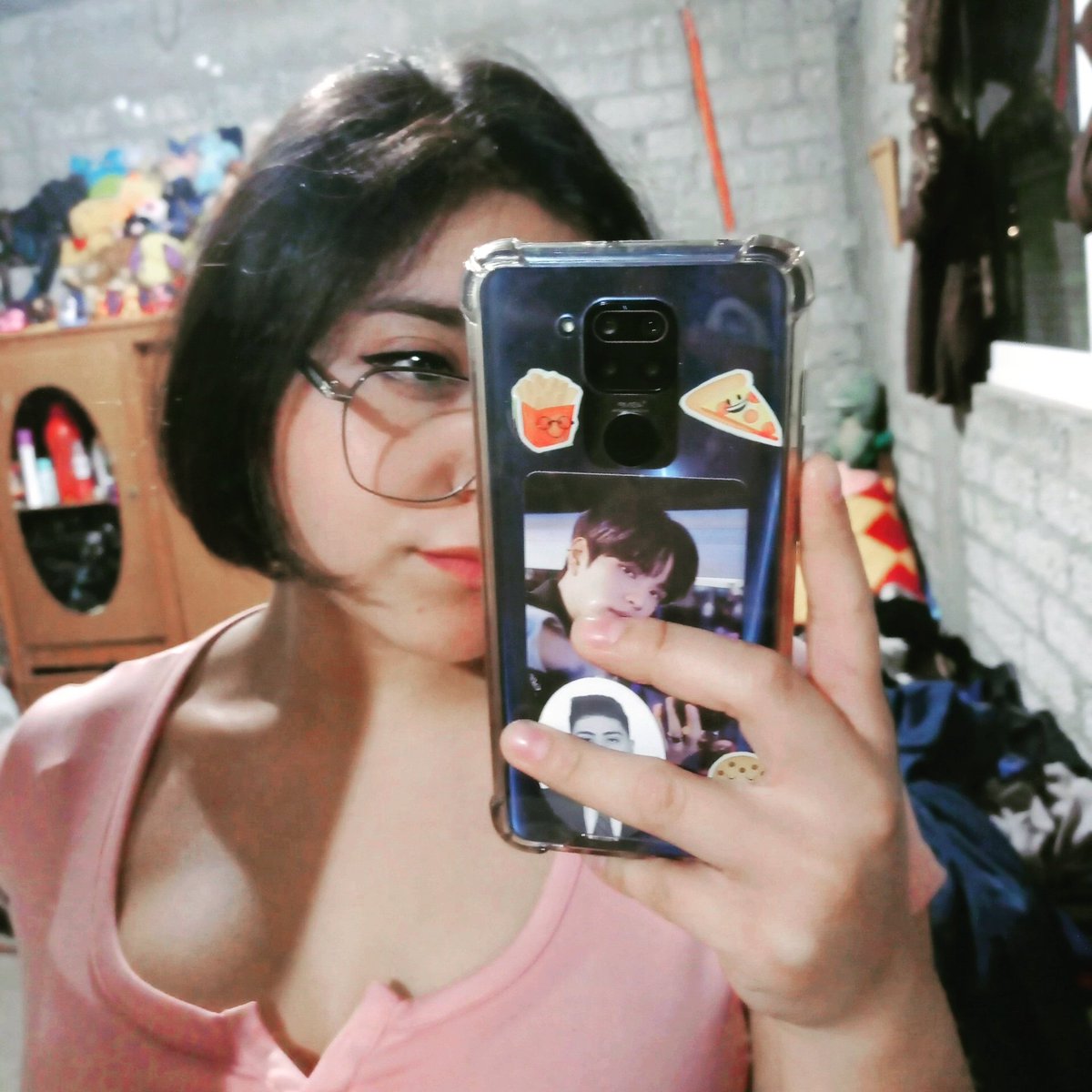 QuokkaJeon's tweet photo. Yo también quería subir mi fotito.🥰

#selfiesforchan #selcaforchan https://t.co/gXy8GA4qDe