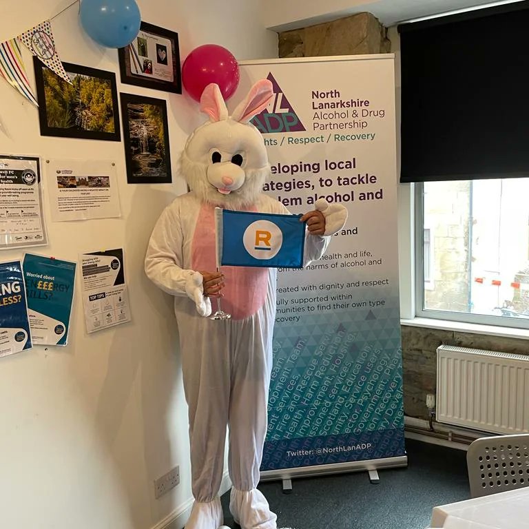 Look who came to visit the cafe yesterday #recoveristflag #recoverists 

<a href="/NorthlanADP/">North Lanarkshire Alcohol and Drug Partnership 💜</a> <a href="/SRConsortium/">Scottish Recovery Consortium</a>