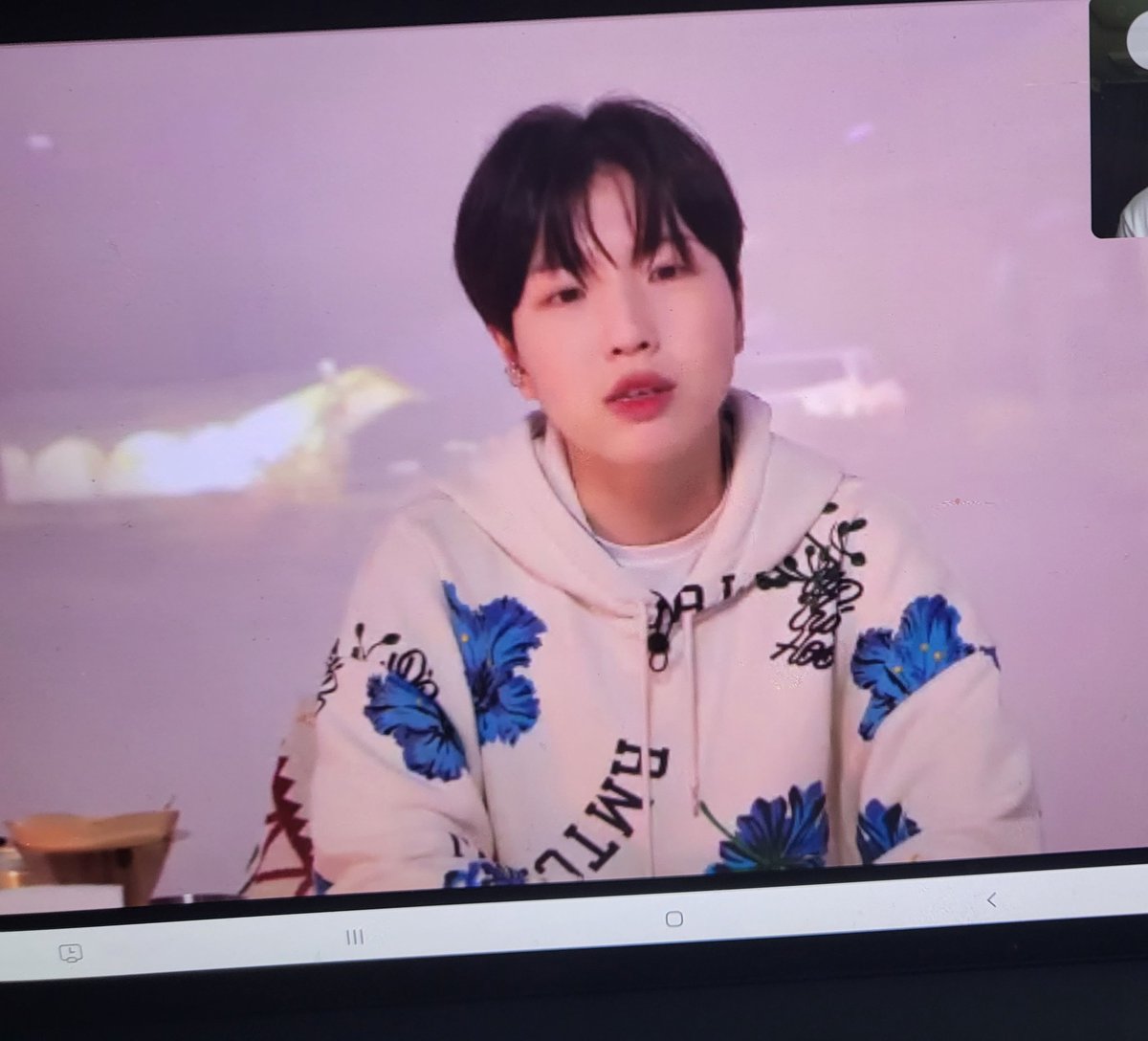 winter_lover612's tweet photo. 요즘 집중력 바닥나서 중간에 잠깐 몽롱해졌다 왔지만 그래도 너무 좋았다... https://t.co/hD39BE60FP