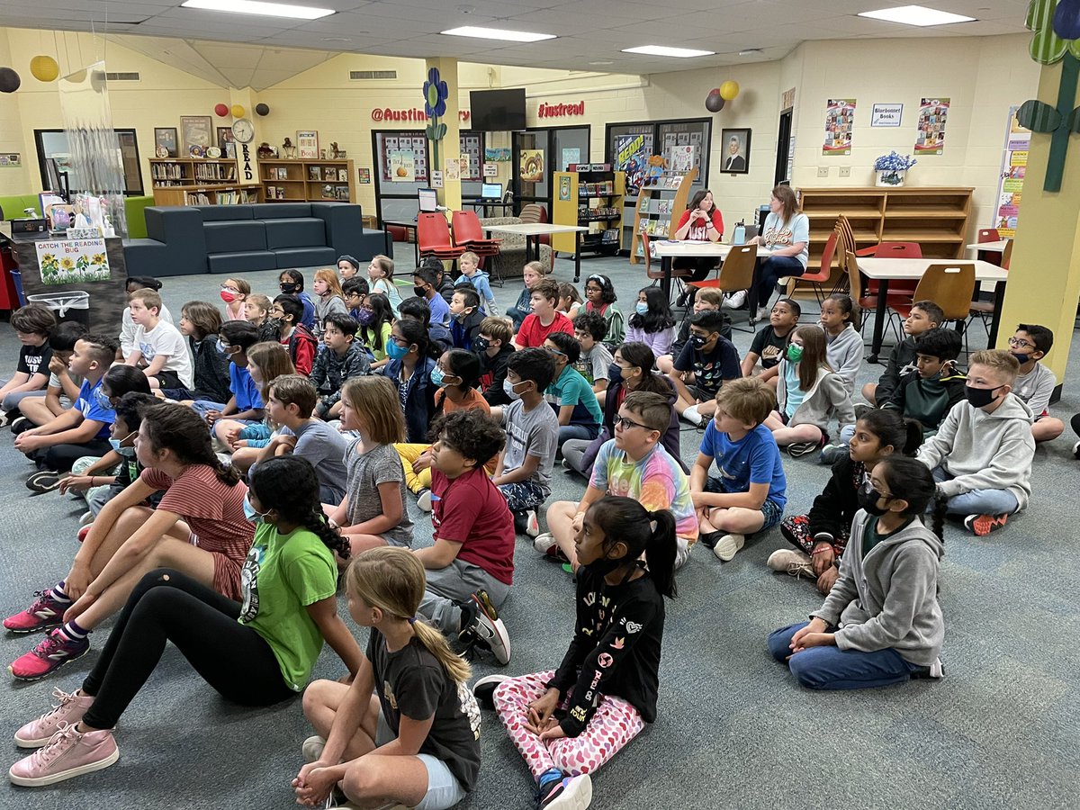 Thank you so much to Officer Tee for coming to speak to our school about Safety and Lockdowns! We are so grateful for your leadership and we are prepared! #AustinBetterTogether <a href="/AustinElem/">Austin Elementary</a> <a href="/RaeFreeman728/">Rae Freeman</a>
