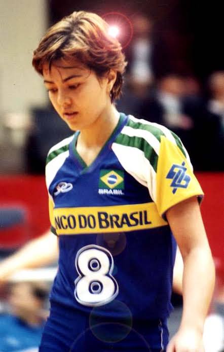 idol_faces's tweet photo. Hello Leila Barros @leiladovolei, a darling to a Filipino Fans way back 1999-2000 FIVB  Women's World Volleyball Grand Prix,  hope you could meet the Philippines Volleyball Team for SEA games 2022,  #LeilaBarros #SEAGames2022 #volleyball https://t.co/yrjd88dBpO