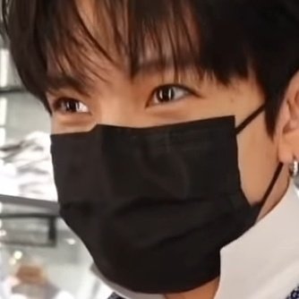 _fleurblooms's tweet photo. you have the whole universe in your eyes, #heeseung https://t.co/ipHbWP4uXG