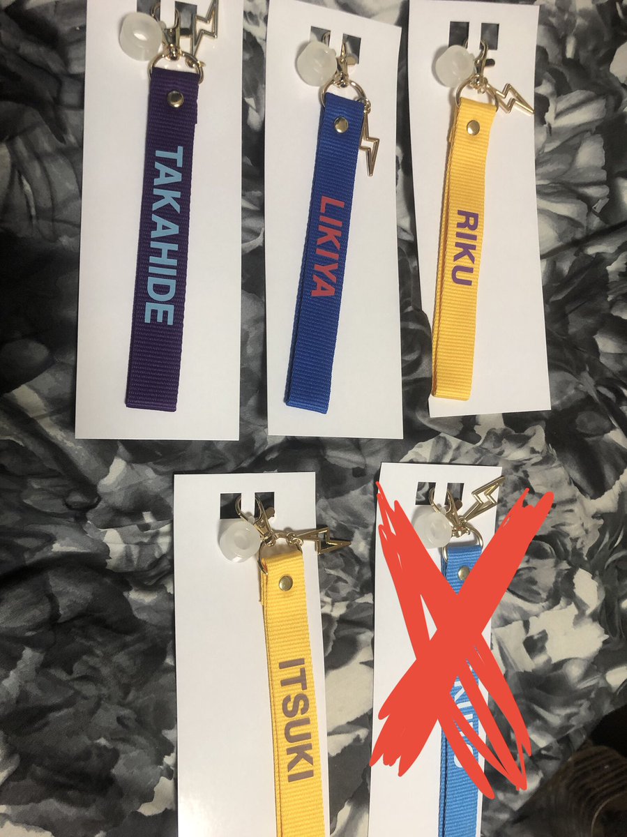 THERAMPAGE RAYOFLIGHT ROL
ランペ フォトプロップス フォトカード フラッグストラップ

譲▶︎画像

求▶︎川村壱馬
      フラッグストラップ以外

難しいかもしれませんが
DM、リプお待ちしてます🙇‍♀️🙇‍♀️