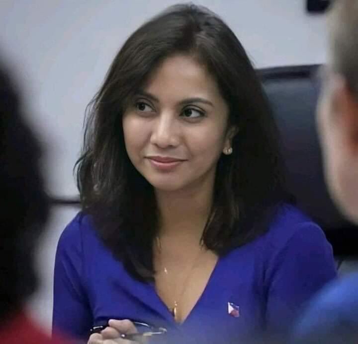 PRESIDENT OR MISS UNIVERSE??? VERY ARIELLA ARIDA!! SO GORG MADAME LENI!!! 💗🌷🌸 ctto