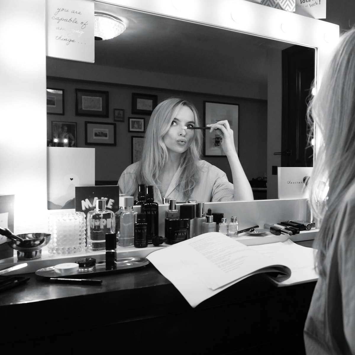 vrwpublicity's tweet photo. Jodie Comer makes her West End debut in #PrimaFacie at @HPinterTheatre tonight! 🎭

#JodieComer #PrimaFaciePlay #WestEnd #Theatre https://t.co/5i1KXVWNWZ