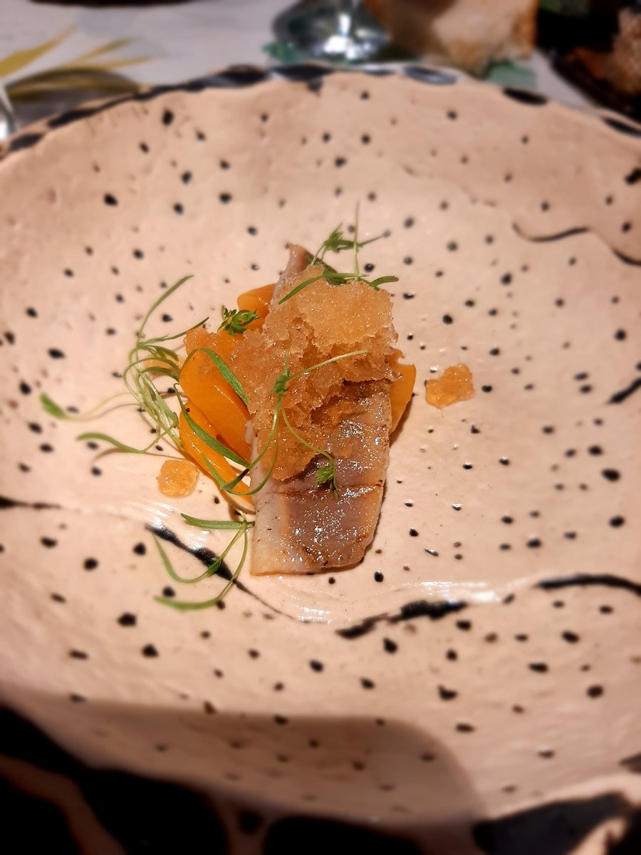 comebebeama69's tweet photo. Almuerzo en BENDITO #Málaga #CocinaHonesta de la 22222ooomano del gran #Chef @MarioSegado al que seguimos allá donde vaya... y lo sabe! 😉 Como siempre, un disfrute! #Ajoblanco 1/4 https://t.co/iDo53XRpGg