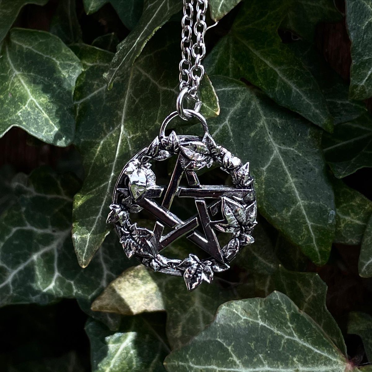 MysticumLuna's tweet photo. IT’S  TIME 🍃 The new Green Witch instalment has now dropped 😍 we’ve put a lot of time and love into this collection (hence the wait)! Made of stainless steel, these babies are super durable and extremely detailed thanks to our fave @jamessuretart 🖤 https://t.co/qQmL4icnBK