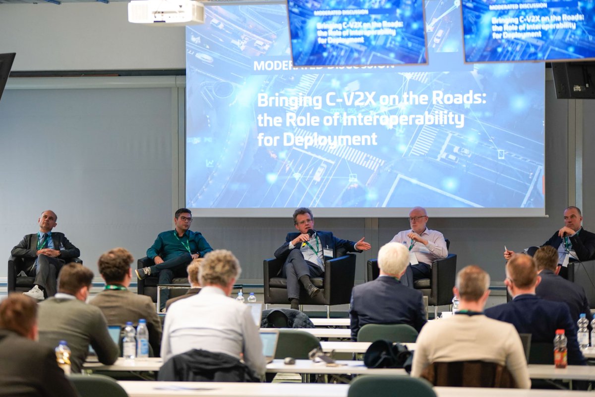 Vodafone_Auto's tweet photo. #Throwback to the #CV2XPlugtests event organised by @ETSI_Standards, @DEKRA_Germany and @5GAA_official where Vodafone presented the new Safer Transport for Europe Platform (STEP). 🚗 Learn more about it here: https://t.co/I3bWgxIjeT https://t.co/Y8NcLs9xz5