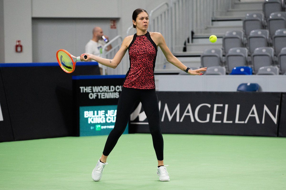 RamonaToderas's tweet photo. .@MituAndreea2 yesterday's practice at #BJKCup https://t.co/ngD1XOQVqH