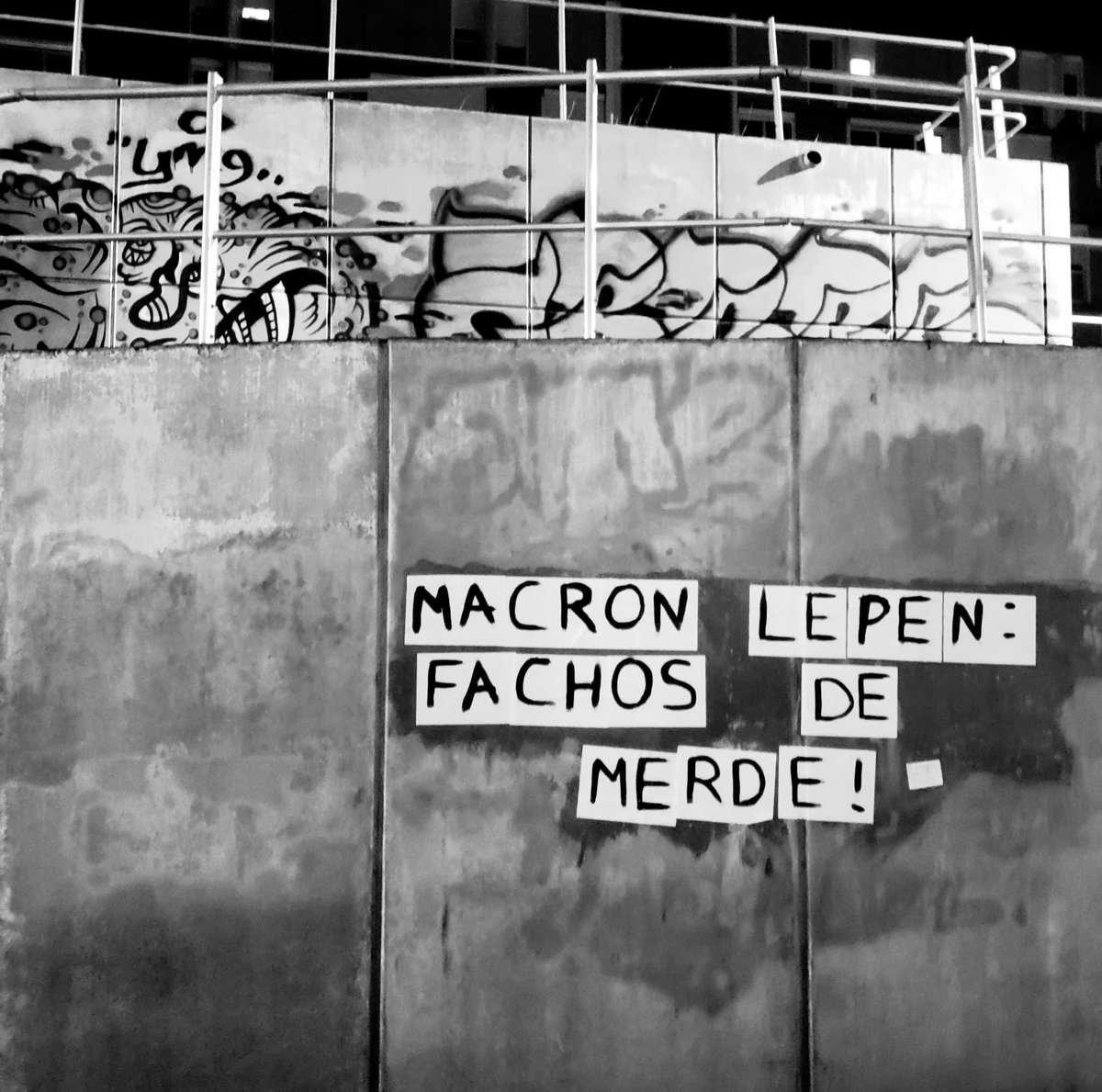 CollagesTLS's tweet image. Collage d'hier soir pour dénoncer la violence des programmes des candidat.e.s au second tour des élections présidentielles.
#Collagesféministes #Toulouse #Électionsprésidentielles2022