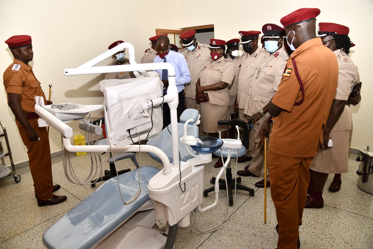 UgandaPrisons's tweet photo. Inside Kitalya Mini Max Prison;

Medical facility fully fledged with Inpatient treatment rooms, Dental, Antiretroviral treatment clinic (ART), eye treatment clinic, modern sick bay, laboratory, isolation ward and fully stocked drugs store.

#UPSUpdates https://t.co/YA5HPPNOy5