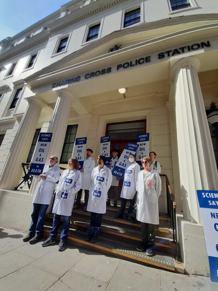 smartyfish's tweet photo. Scientists standing up against a justice system that would rather hold scientists in custody than listen to them. https://t.co/I0R4F9oQaq