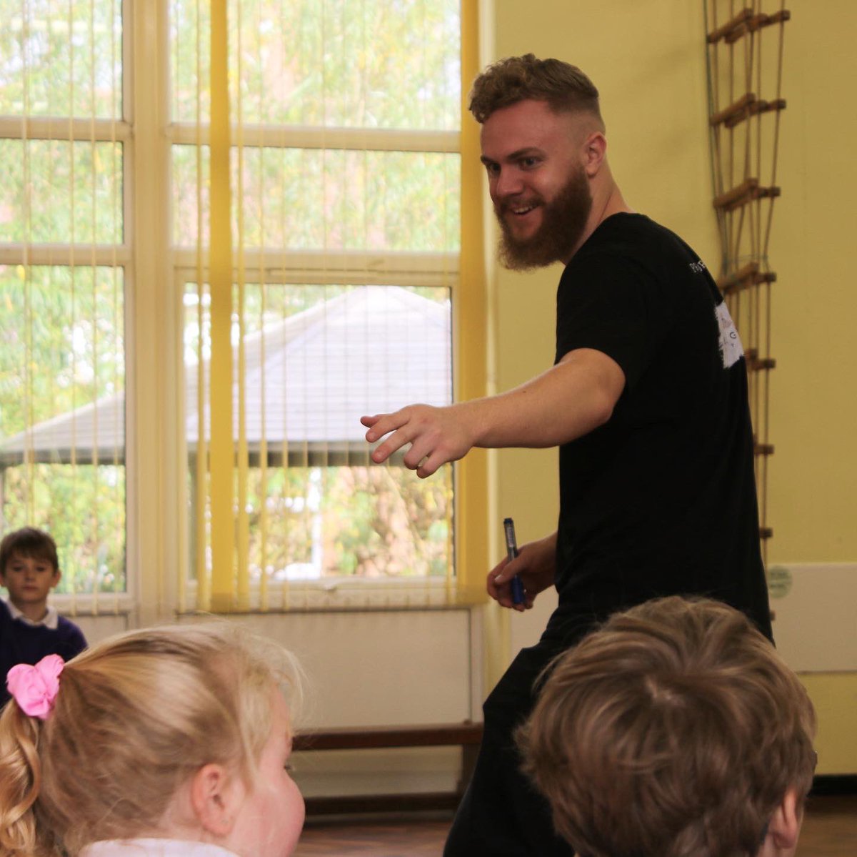 projectwildcic's tweet photo. Throwback to some events, workshops and filming with our brilliant Project: WILD team (past and present)! 🌿🐍🕷

#pwcic #projectwild #projectwildcic #conservation #environment #wildlife #nature #edutainment 
#volunteering #workshops #education #bushcraft https://t.co/EhMuZ8JVbO
