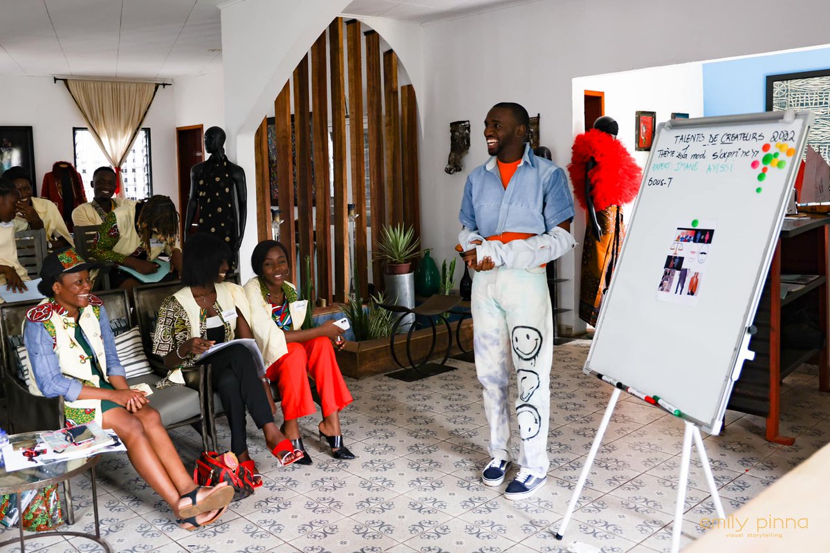 CCMC fashion design Masterclass in full swing ⚡️⚡️⚡️ this week with the Artistic Director, the one and only Imane Ayissi 🔥🔥🔥
#ccmccameroun
#emilypinnaphotography
#Villadescreateurs
#CCMC
#FCIL