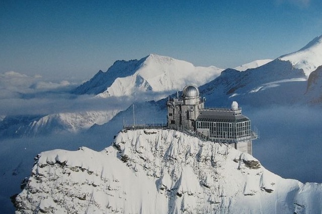Check out this office space located above the Jungfraujoch in Switzerland. Standing some 11,716ft above sea level, it is precariously balanced on a steep narrow summit high in the Bernese Alps. 

#Fridayfun #connectivity #telecoms #businessbroadband #BT