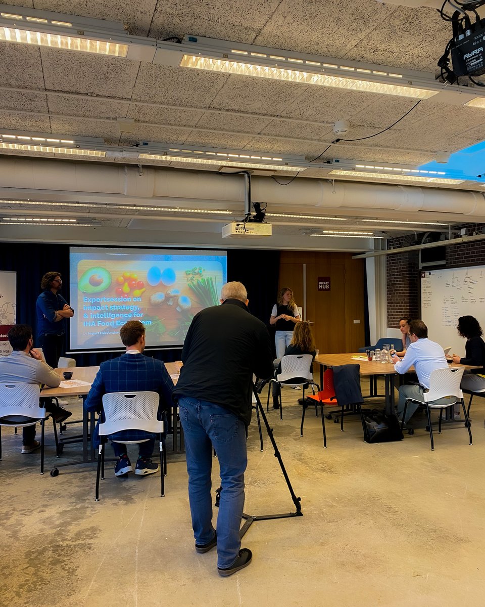 AEIDL's tweet image. Yesterday we’re in Amsterdam, filming amazing projects of  #Liaise for #EUBIC 🎥
We met Zsofia Kollar from #HumanMaterialLoop, who creates clothes from hair and @MeridaMiller from #ProjectFearless who empowers young girls. Projects supported by @ImpactHubAMS #BetterIncubation ⚡️