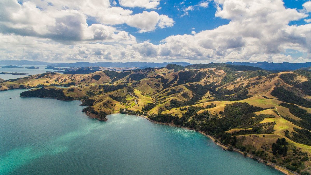MissMoo1520's tweet photo. @Lilimpcutie Own real life land in New Zealand by owning one of these NFTs! @centralandnft https://t.co/DHKfBWhQwL
