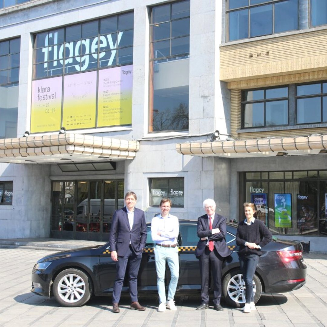 Bonne nouvelle ! Taxis Verts rejoint le groupe D’Ieteren-Lab Box. Notre vision commune est d'offrir une mobilité durable et accessible à tous.

Ensemble, en route pour des nouveaux services et innovations ! 🤝