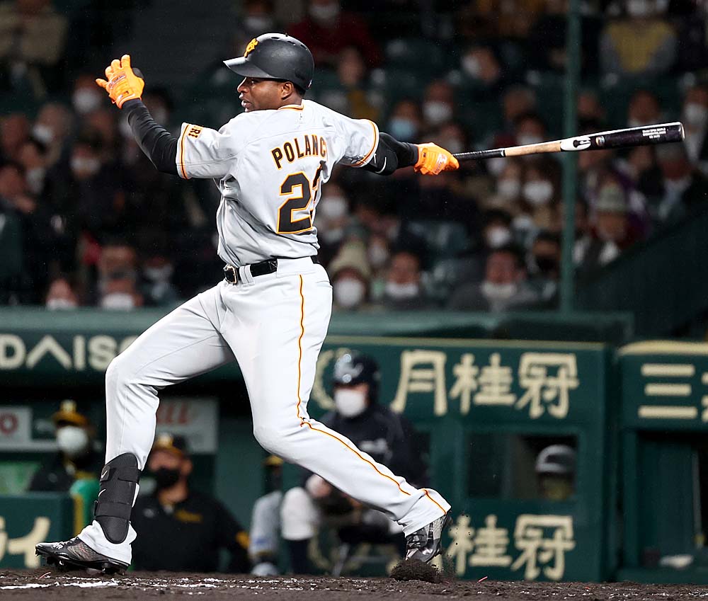 読売巨人軍 ジャイアンツ 巨人 阪神 阪神甲子園球場 四回 巨 1 0 神 ポランコ 坂本勇人 両選手の連打で無死一 二塁のチャンスを作るも 追加点を奪えず 試合は Giants Tv で配信中 T Co Fofwtrwprd 不屈 巨人