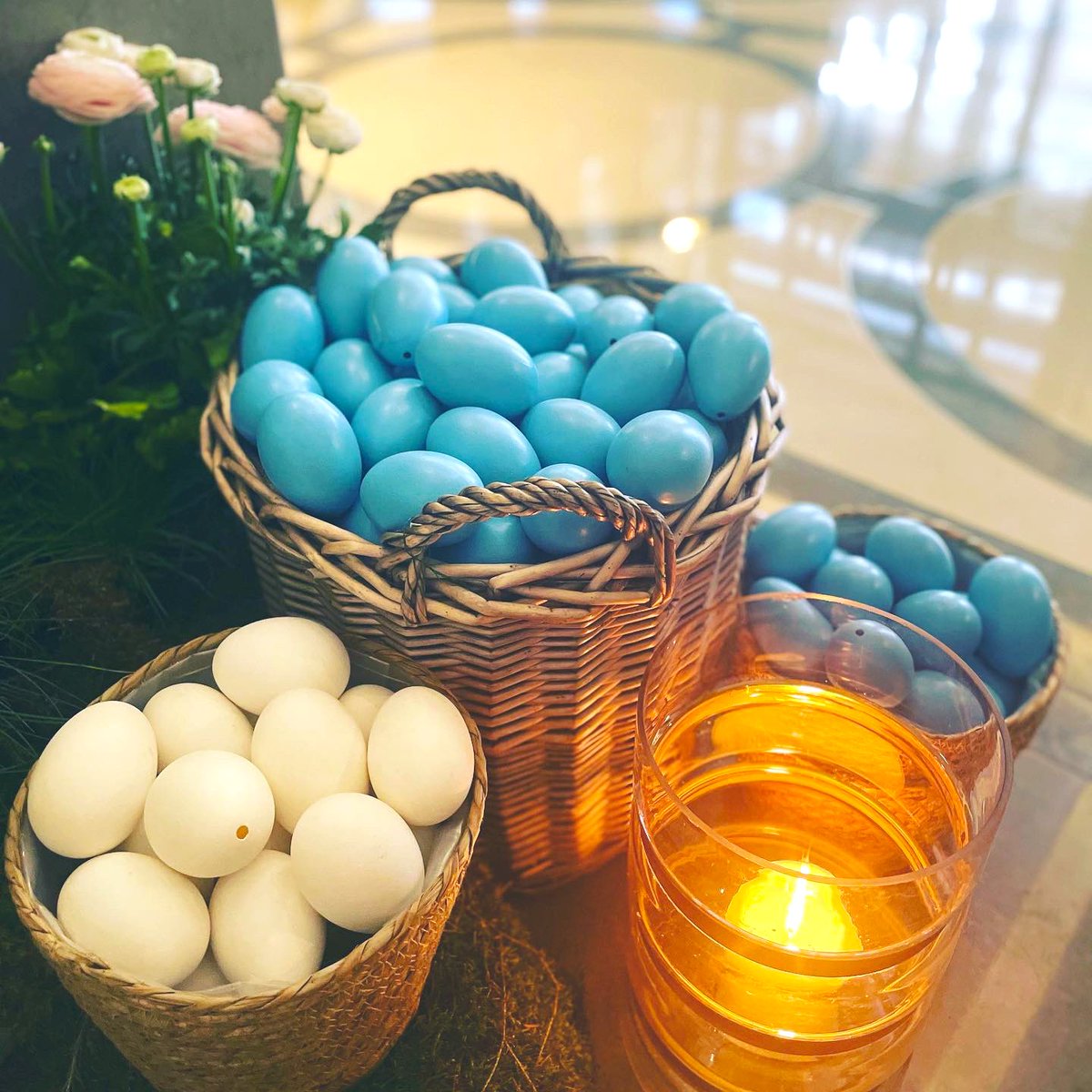 abstract_news's tweet image. Wishing everyone a very #HappyEaster. We hope you all have a lovely long weekend 🐣 We are loving the Easter decorations @corinthialondon this year #eventprofs #Easter ☀️