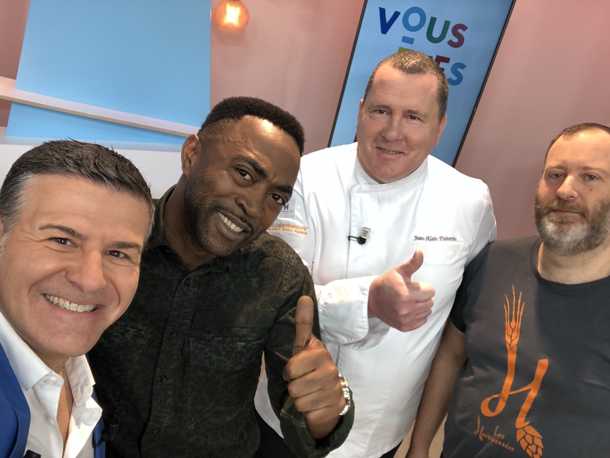 alekskuzz's tweet photo. projet Vie/Nyle défectueux détourné dans l’émission « Vous êtes formidables » animée par @pascalgervaize sur @F3Bourgogne @France3tv 🤩
Expo04/06 au 09/07
Rendez-vous le 4juin à 18h à @latitude_21 ->vernissage de l expo.
https://t.co/ATaUiqtxuf

https://t.co/JPgHwHxbcM https://t.co/W3jcw8o6r8