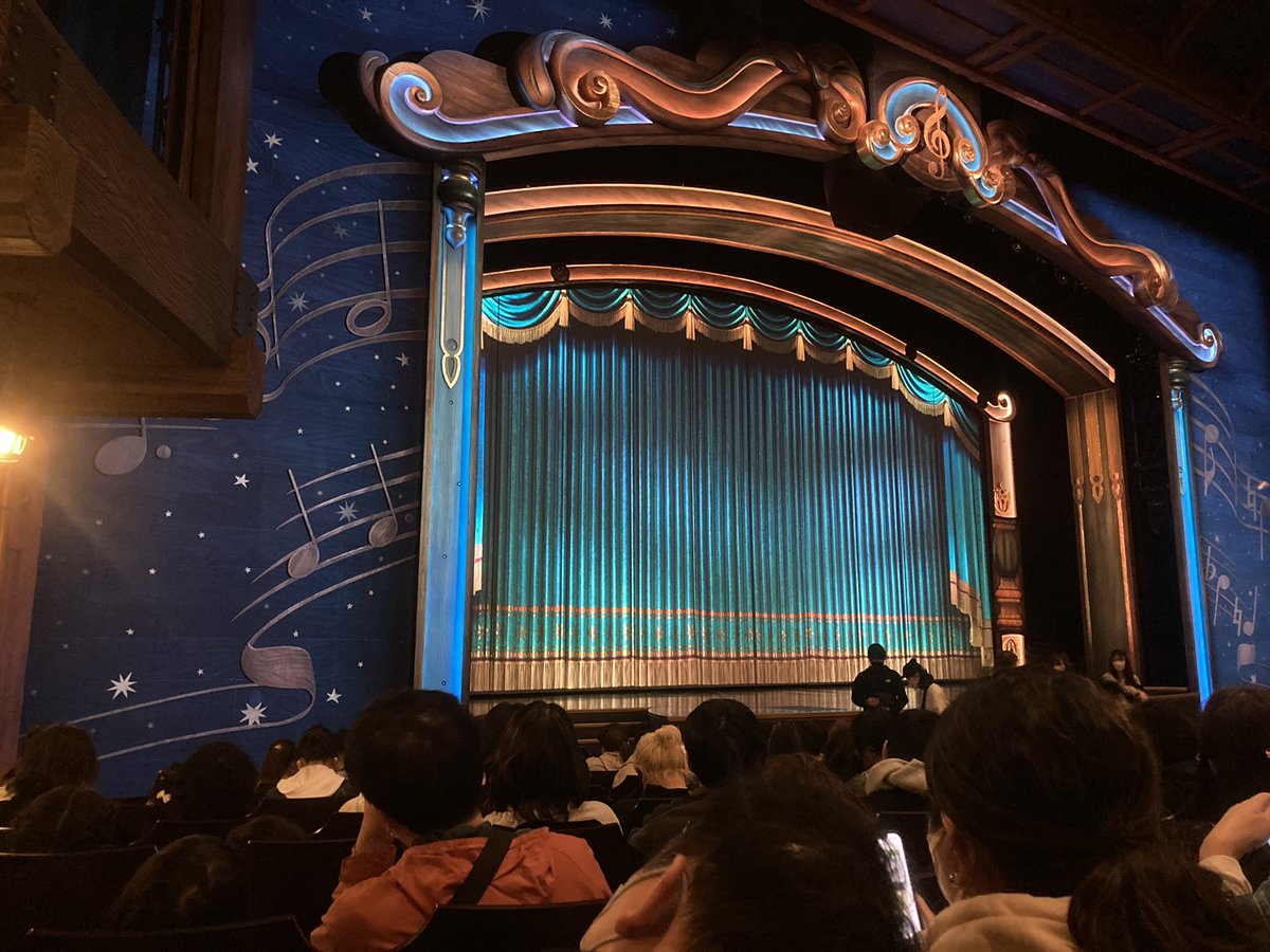 KI199403's tweet photo. 見たかったショー2個とも見れたああ😭😭
嬉しい😭😭😭 https://t.co/Bl2gKIQjWl
