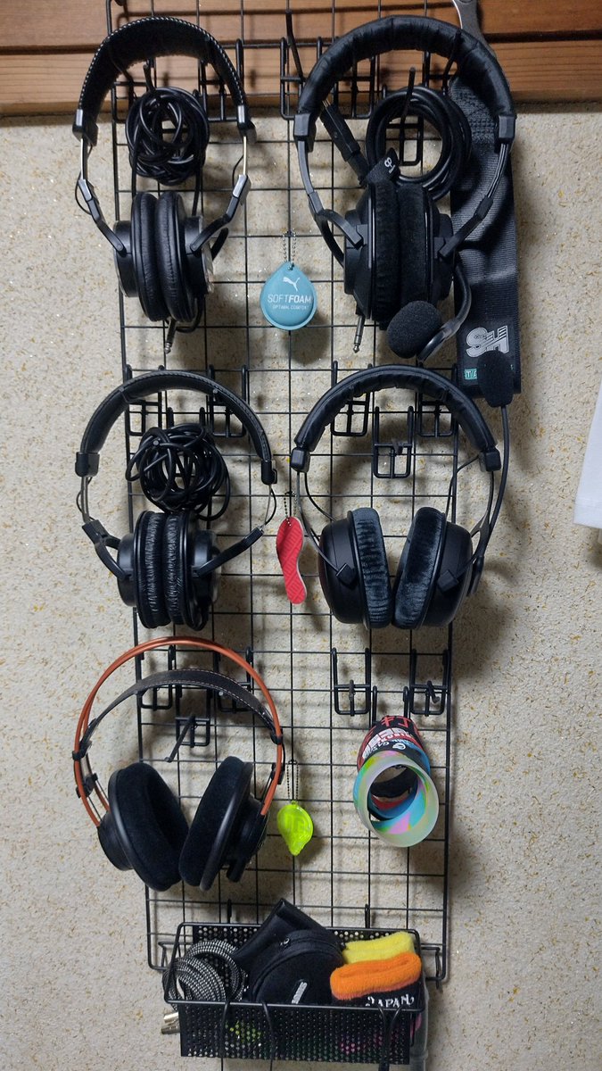 Pota_Sau's tweet photo. 次は何にしようかな?
#MDR900ST
#ATHM30
#K712PRO
#DT297Mk2
#MMX300
#IE100PRO
#SE215 https://t.co/m2OWdcSzLX