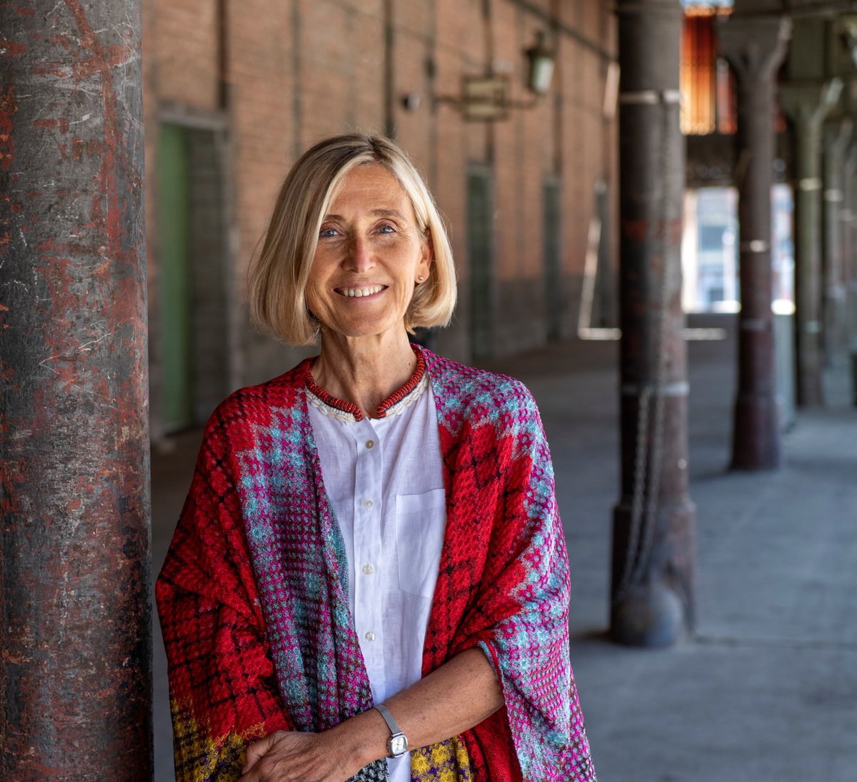 #newepisode 〰️ linktr.ee/theaudioguide 
Anne Vierstraete and her team, exclusively made of women, work a whole year to organise one of the major art fair in Europe. One month before the fair, I met Anne in the headquarters of <a href="/artbrussels/">Art Brussels</a> 🎙