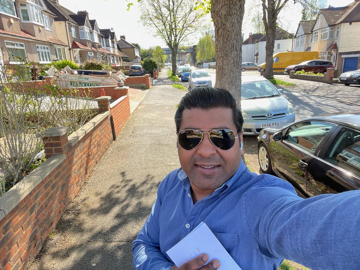 iamaamirharoon's tweet photo. A glorious spring day and it’s great to be out in #SuttonNorth ward, interacting with residents. Just 20 days to go until polling day, @SuttonTories are working hard across the borough to ensure #Sutton residents have a council that listens to them and delivers for them! https://t.co/amPyR0F4ym