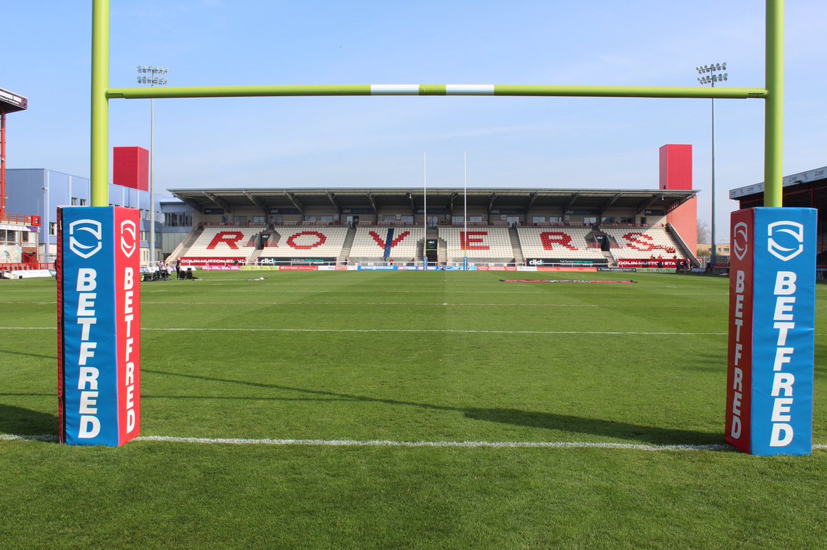 AnthonyBrockwel's tweet photo. Ready for the Hull derby. Band ready, sky ready, weather is ☀️👌🏻 and the pitch is looking good in the sun. Thanks @AlexEGreen99 for the photos 😘 @DPSGOLF https://t.co/7FKaywP3UB