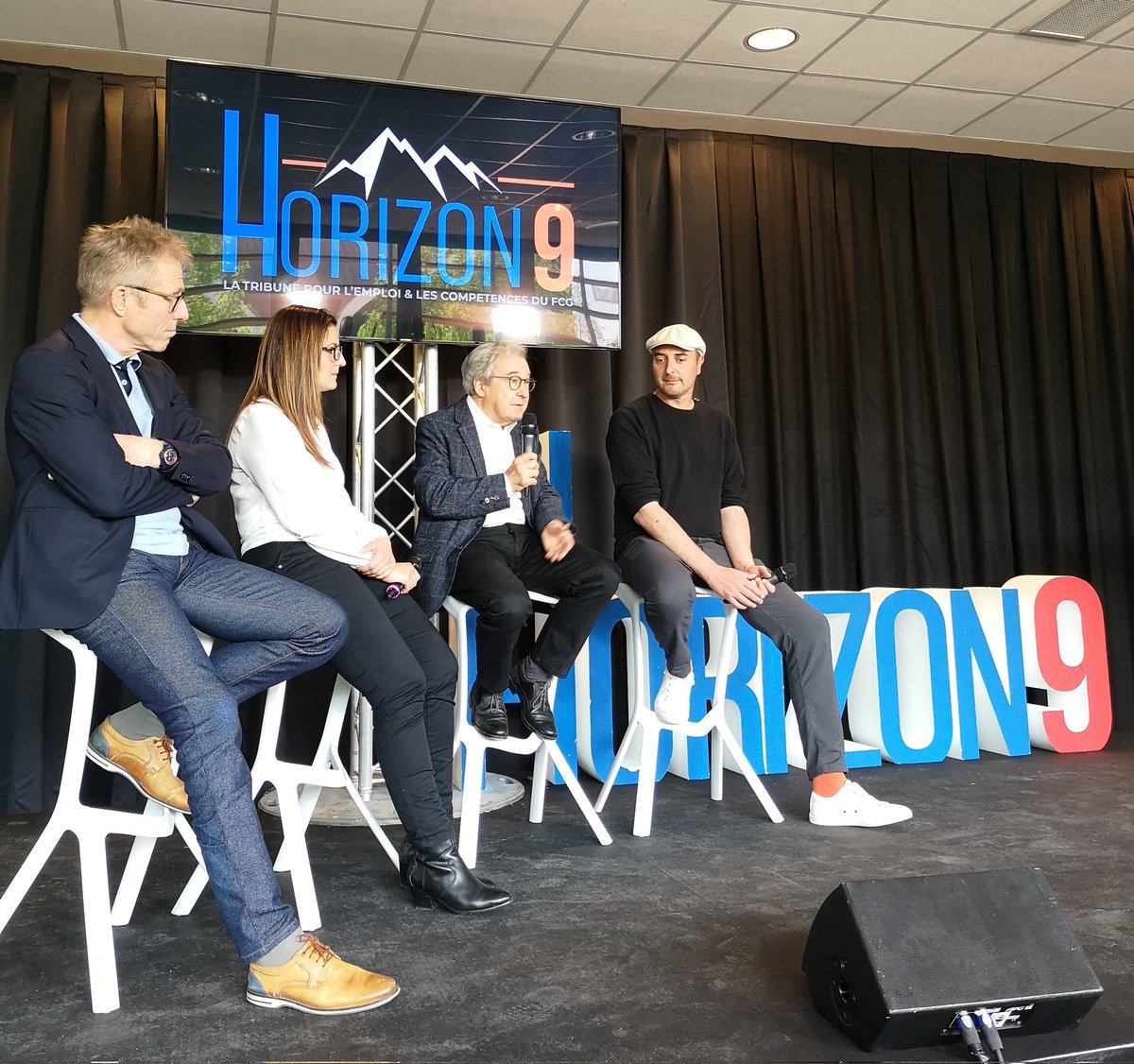 GrenobleAngels's tweet image. 🔴 LIVE
@b_jlou parle de #GrenobleAngels et de l'apport #competences #contacts #capital des #BusinessAngels lors de la table ronde au sujet des #startup de @Horizon9emploi @FCGrugby