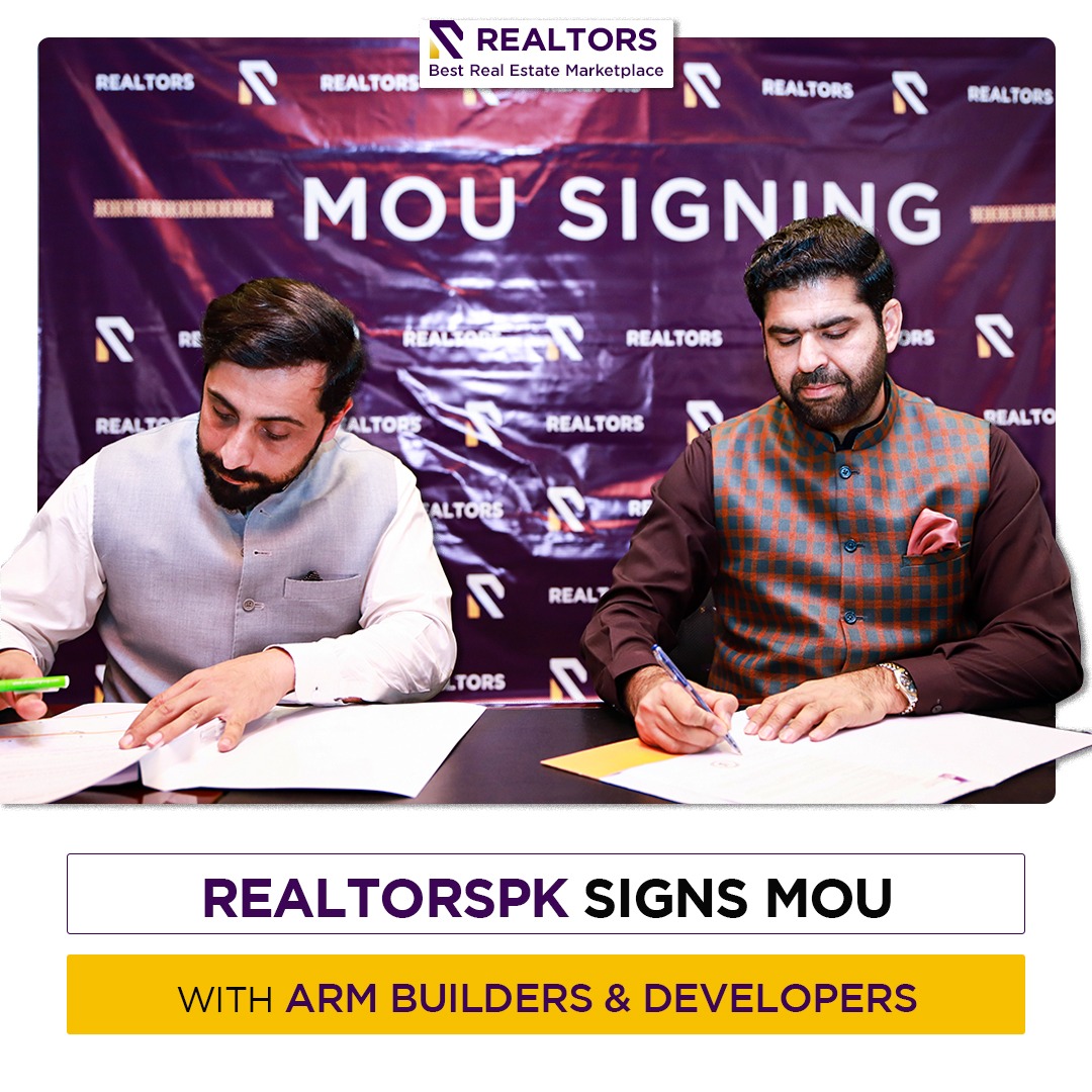ramzan_mehsud's tweet photo. An MOU Signing Ceremony was held between @TheRealtorsPAK & ARM Builders and Developers, in which it was decided that Realtorspk will showcase three of their projects (U Tower, Naseem Arcade and Aryan Tower) on Realtorspk official website.
#therealtorspk #news #signingMoU https://t.co/QgVROPX9Kb