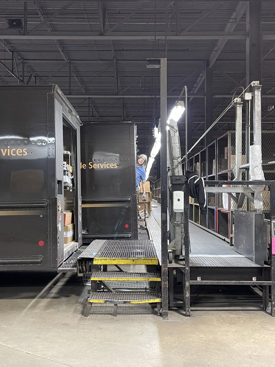 okc_preload's tweet photo. Our Friday quiz is over EGRESS What is egress? A pathway -TO an exit, THROUGH an exit and AWAY from danger. Great job Keeping the docks and irreg gaps clear #OKC #UPS #okcpreload #KeepItClean #ClearWalkpath #NOstacking https://t.co/9tKpAP6SwI
