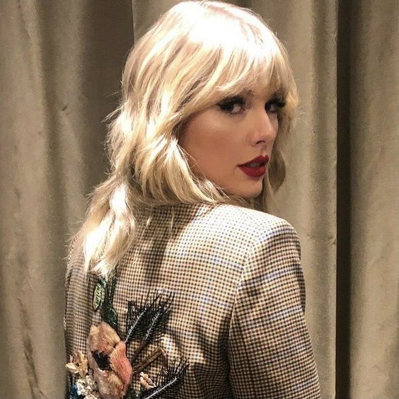 alberculer's tweet image. #taylorswiftisloved 💜